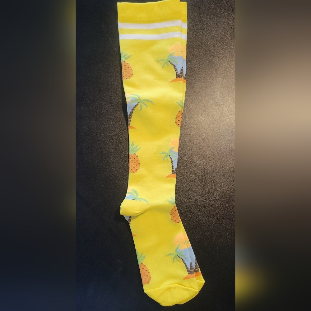 Graduated Compression Socks NEW/UNUSED - Picture 9 of 9